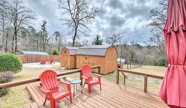 Cozy Getaway Near Lake O’ the Pines with Firepit & Pet-Friendly Bliss!