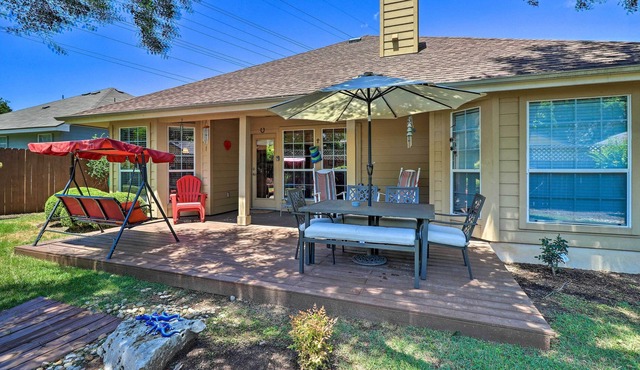 Cozy Home with Patio & Yard, 3 Mi to Lake Travis!