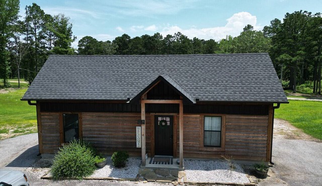 Cozy Lake Degray Cabin, Near Arlie Moore Boat Ramp