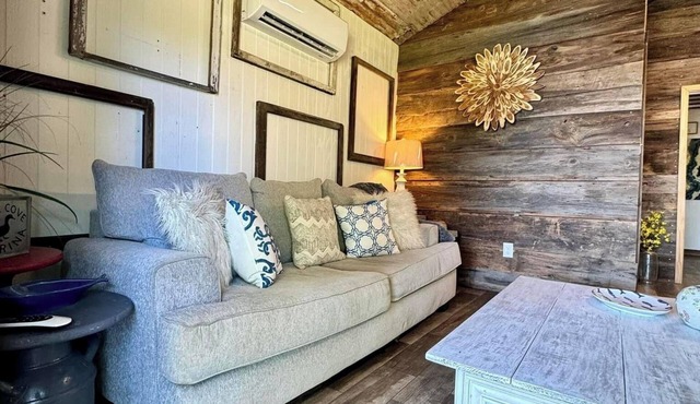 Cozy Lake Front Cabin w/Marina Access, Free Fishing, Wifi & Beautiful Views- #47