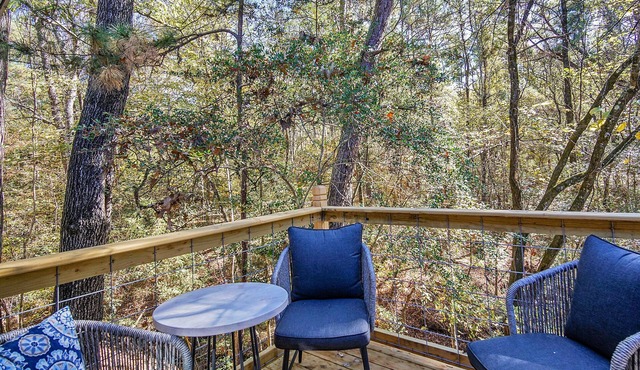 Cozy, Quiet Cabin Escape. The perfect Get-away or Work-ation!