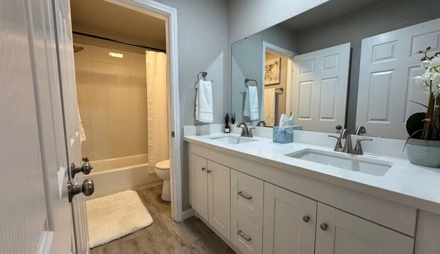 Cozy Stay in Beaumont’s Westend 2BR sleeps 6!