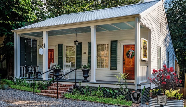 Creole Cottage | 2/1 | Pet Friendly w/Fee, Walk to Downtown, Grill, Washer/Dryer