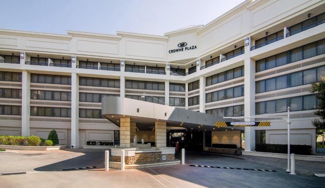 Crowne Plaza Executive Center Baton Rouge by IHG