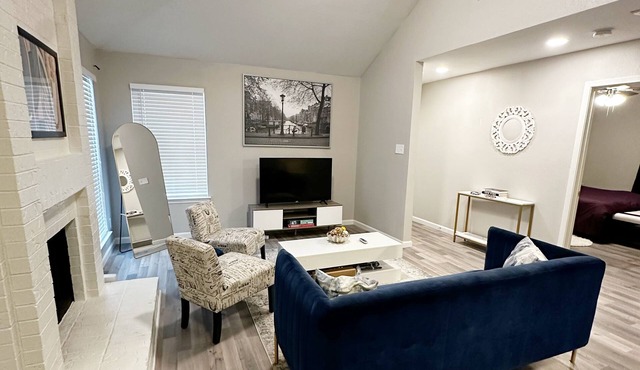 Ctrl+Alt +Relax - Cozy Work Stay house with WiFi, AC in Fort Worth