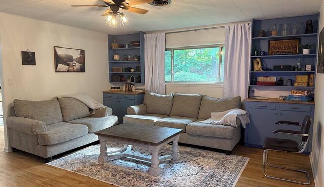 Darbonne Ranch House - 12 beds!
