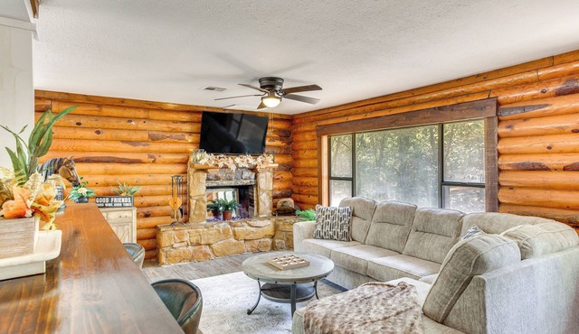 Davis Cabin w/Fire Pit: Close to Turner Falls!