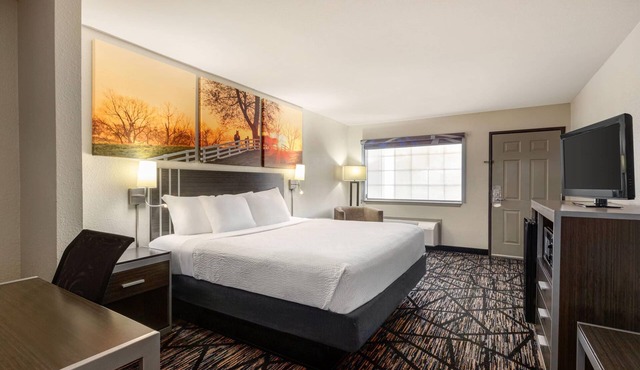 Days Inn by Wyndham San Antonio Near Fiesta Park