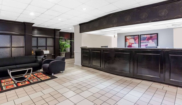 Days Inn & Suites by Wyndham Jennings