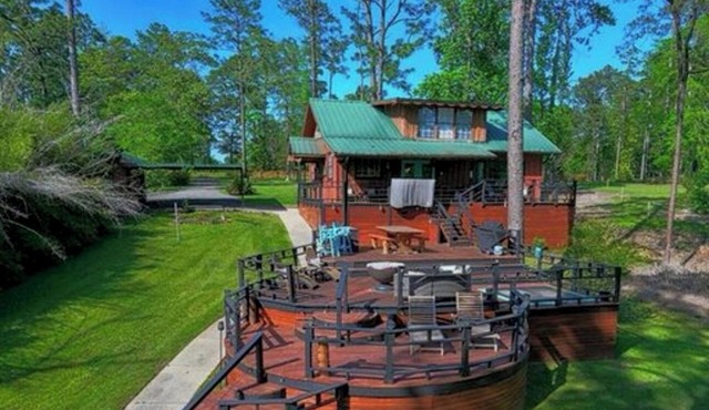 Decked Out was chosen by it's new owners for it's long history of great reviews.