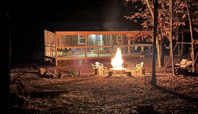 Degray Lake Cabin with kayaks available upon request