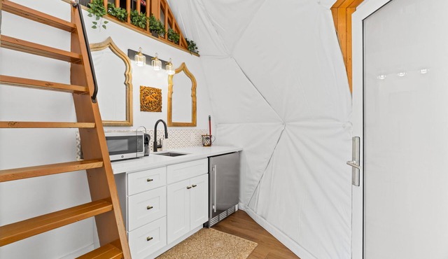 Desert Rose-Luxury Glamping in Elgin