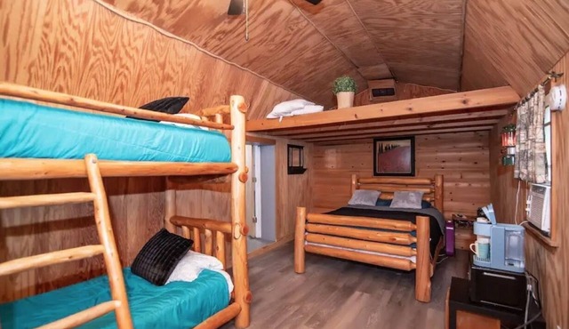 Diamond Glamping - Montana Cabin