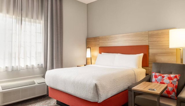 Discover Comfort & Convenience in a Room Near Market Square - 4.9 miles