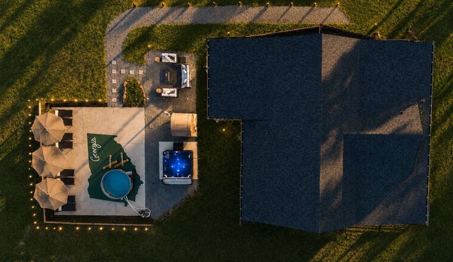Discover Elevated Wellness Pool Sauna Hot-Tub Cold Plunge Mtn Views in Talking Rock