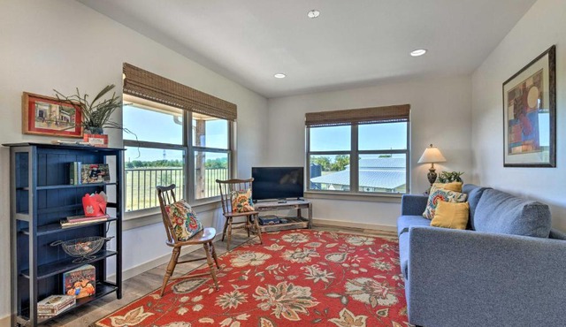 Dog-Friendly Apartment ~ 32 Mi to Fort Worth!