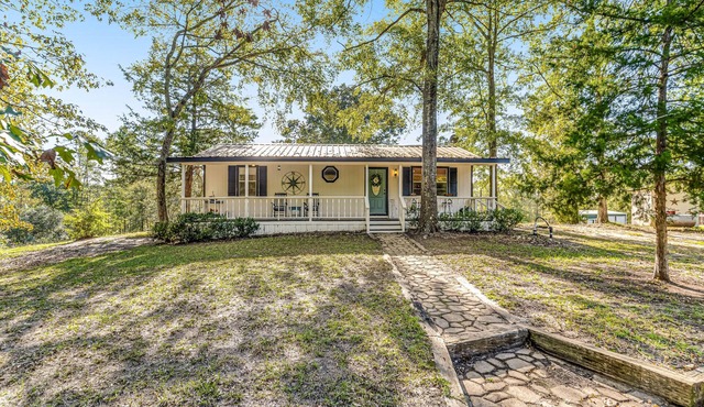 Dog-friendly home near lake with firepit, board games, patio, deck, washer/dryer
