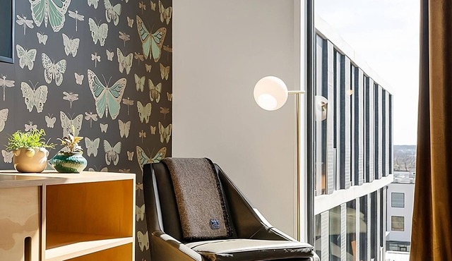 Double Room at Arrive Austin, City View, Dog-Friendly, Minutes to Zargosa Park!