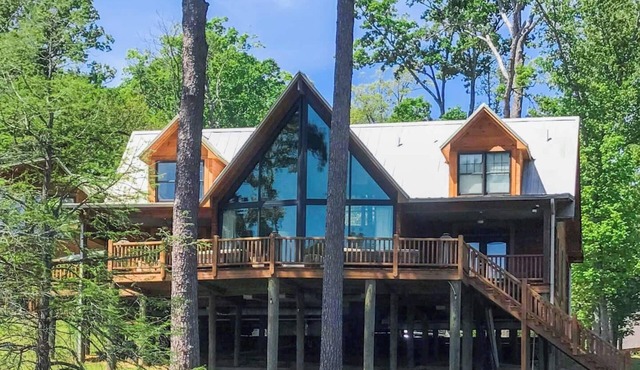 Double Sun Decks & Dock, and Prime Fishing. Elevate your experience at the Todedo Bend Anglers ReLeaf Lodge & Cabin