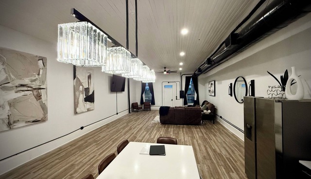 “Downtown Boro Loft” Charming 1600 sq foot open concept Downtown Jacksboro
