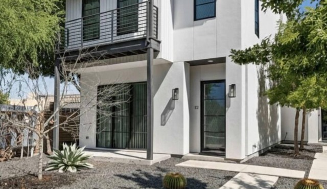 Downtown Home - Walk to Alamo, Riverwalk, more.
