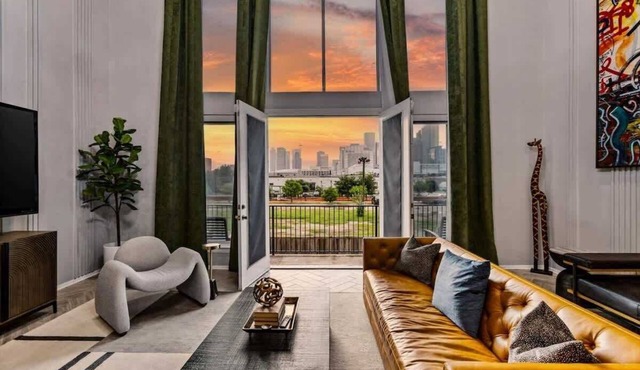 Downtown Houston | Walk to Minute Maid + Toyota in Houston