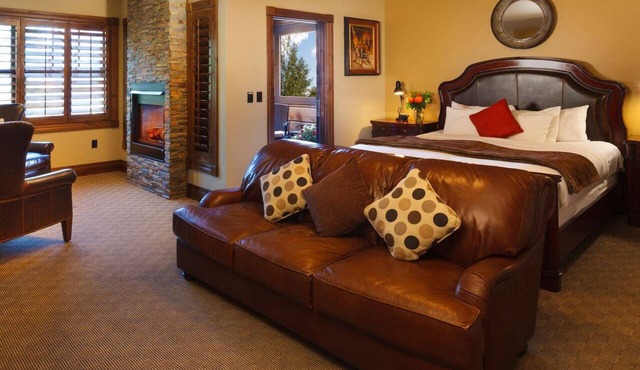 Downtown Jackson - Fireplace Suite in Jackson