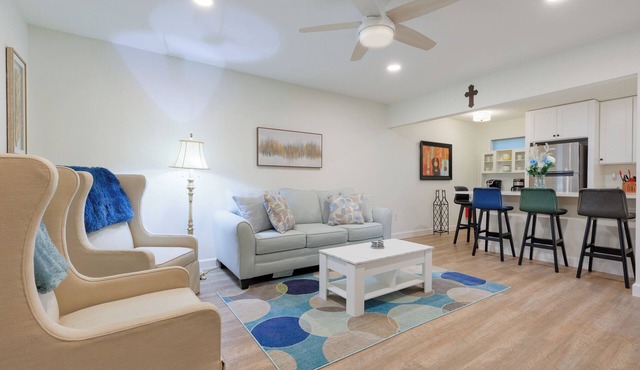 Downtown Ocean Springs Getaway w/pool and optional golf cart