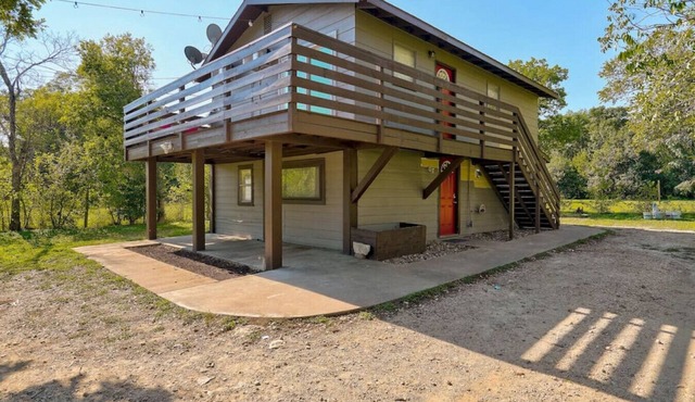Downtown Round Rock Getaway for Family or Group!
