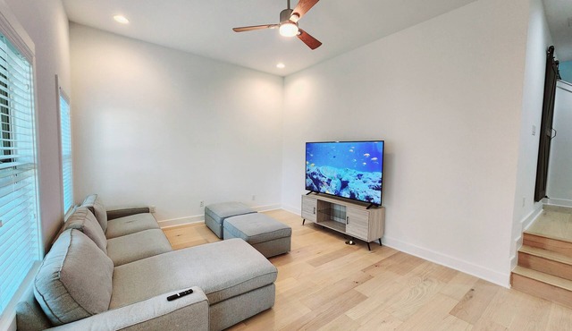 Downtown Stay in East Austin @ 12th Street