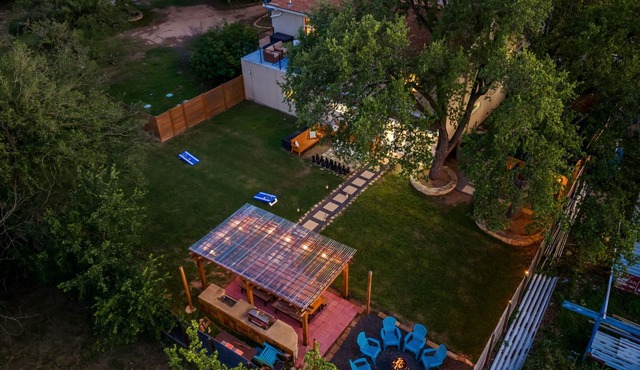 Dragonfly Escape: Pool, FirePit, Games Sleeps20