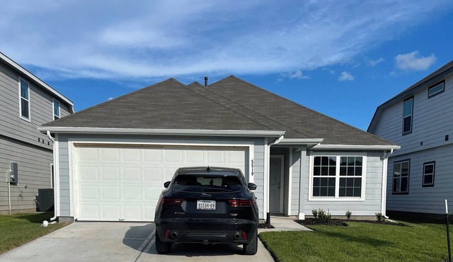 Dream Retreat: Stunning 3-Bedroom Home in a Vibrant New Community!