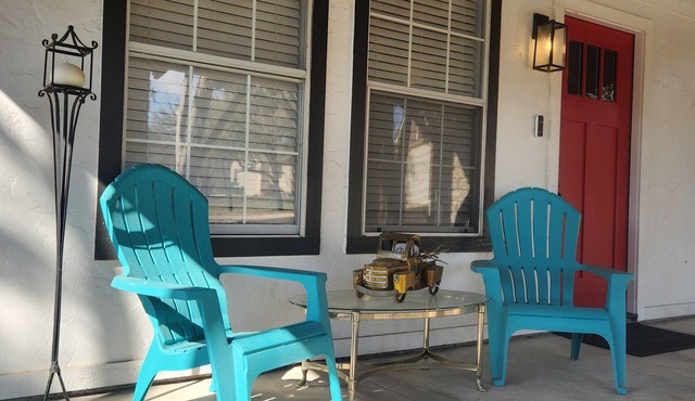 DRIP DROP INN - Stylish Hill Country Home in the Heart of Dripping Springs