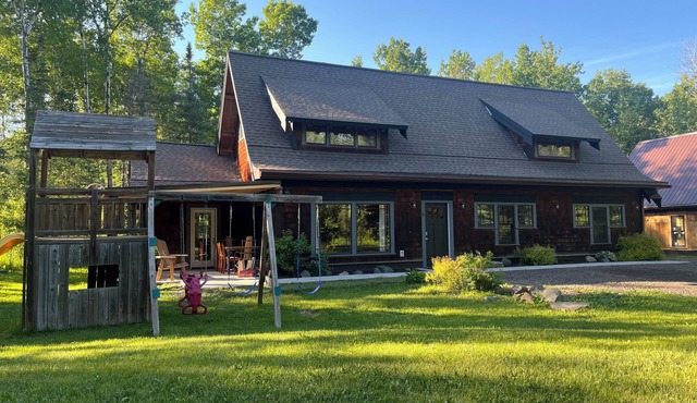 Duluth's North Shore 4+ Bedroom/3+ Bath + Sauna - Talmadge Timber Cottage Home in Duluth