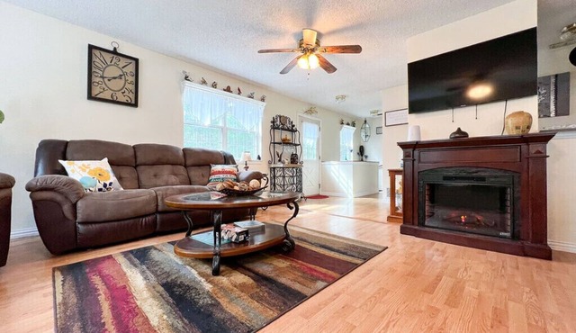 East Texas 2-Story House, only 17 miles to Canton, TX, 24 miles to Tyler, TX