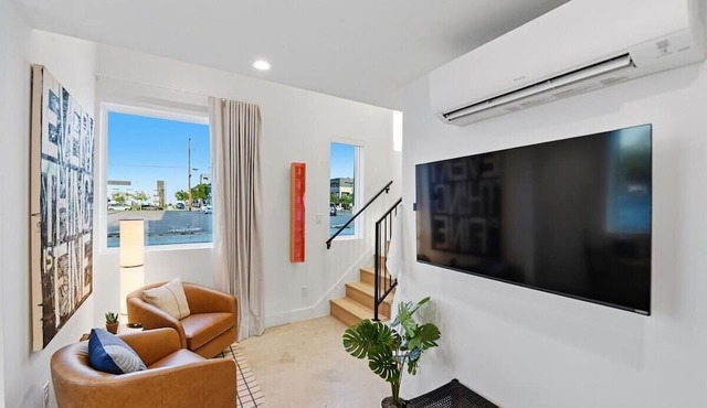 Easy Stay: King Casita with Reserved Parking Near Downtown