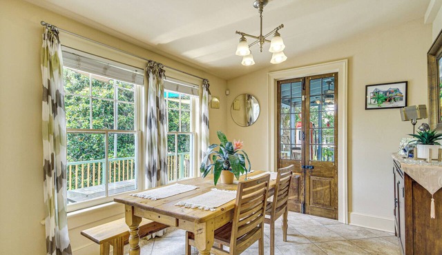 Eclectic Mandeville Home: Walk to Lakefront Park