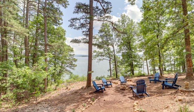 Edgemont Waterfront Cabin Rental w/Beach Access!