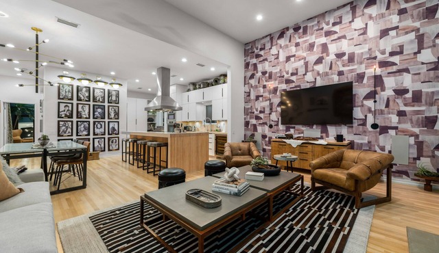 Edgewater Elegance- Gorgeous 2 Bed on Katy Trail! in Dallas