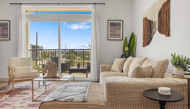 Elegant 1BR Escape Modern Comforts MER 2208