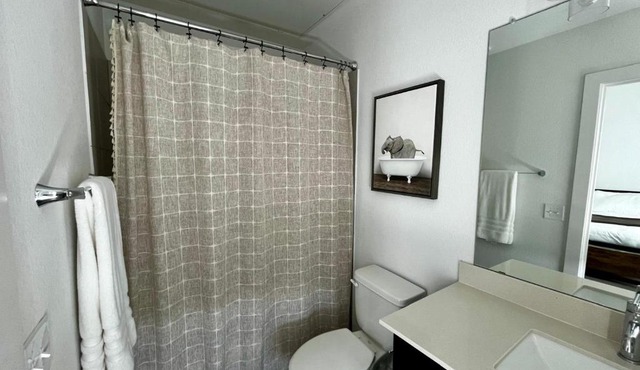 Elegant Home with Stunning Views and Comfortable Amenities