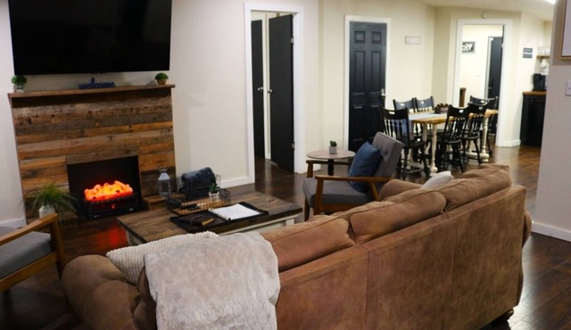 Elegantly Rustic 3 Bedroom 2 Bath Modern Farmhouse Cottage in Electra