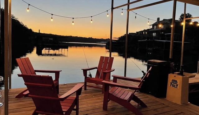Enchanted Treehouse on PK Lake with Private Boat Dock in Graford