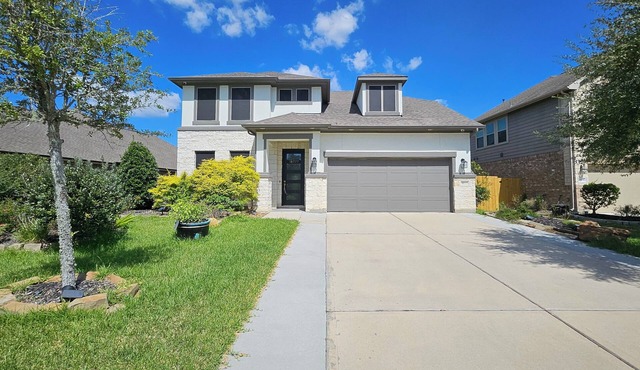 Enjoy a 4-bedroom, 3.5-bathroom home in New Caney for families or business stays