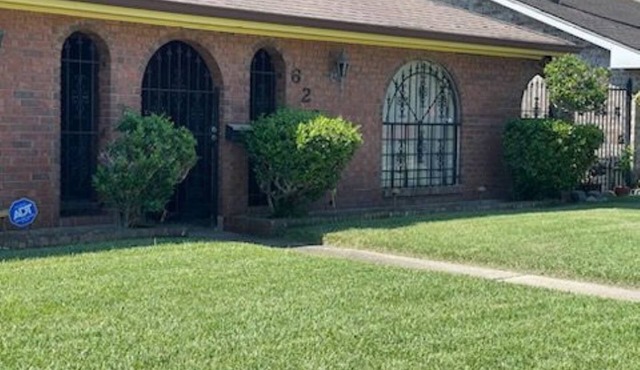 Enjoy a Delicious Summer While Staying in this Lovely Home in Enchanting NOLA!