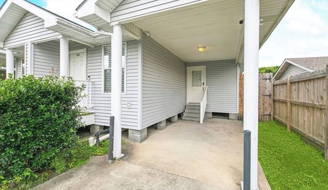 Entire townhouse in New Orleans, Louisiana.