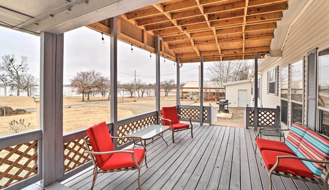 Eufaula Escape w/Deck - Steps to Lake! in Eufaula