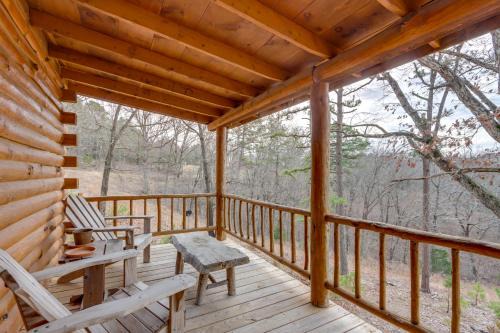 Eureka Springs Cabin on 9+ Acres: Community Perks!