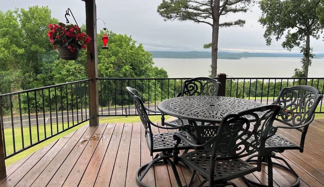 Eva Jo’s Roost, The Hummingbird Hideaway With Stunning Lake Tenkiller Views