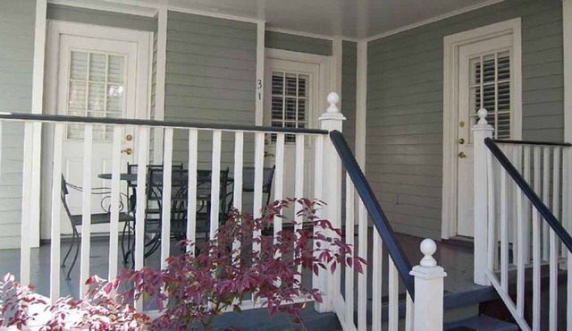 Excellent Location: 3 Blocks to Bourbon St. and the French Quarter attractions.